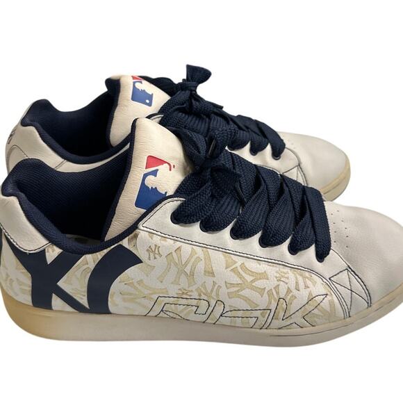 Yankees Authentic Collection Sneakers Size 12 White Navy RBK Vintage - Picture 1 of 9